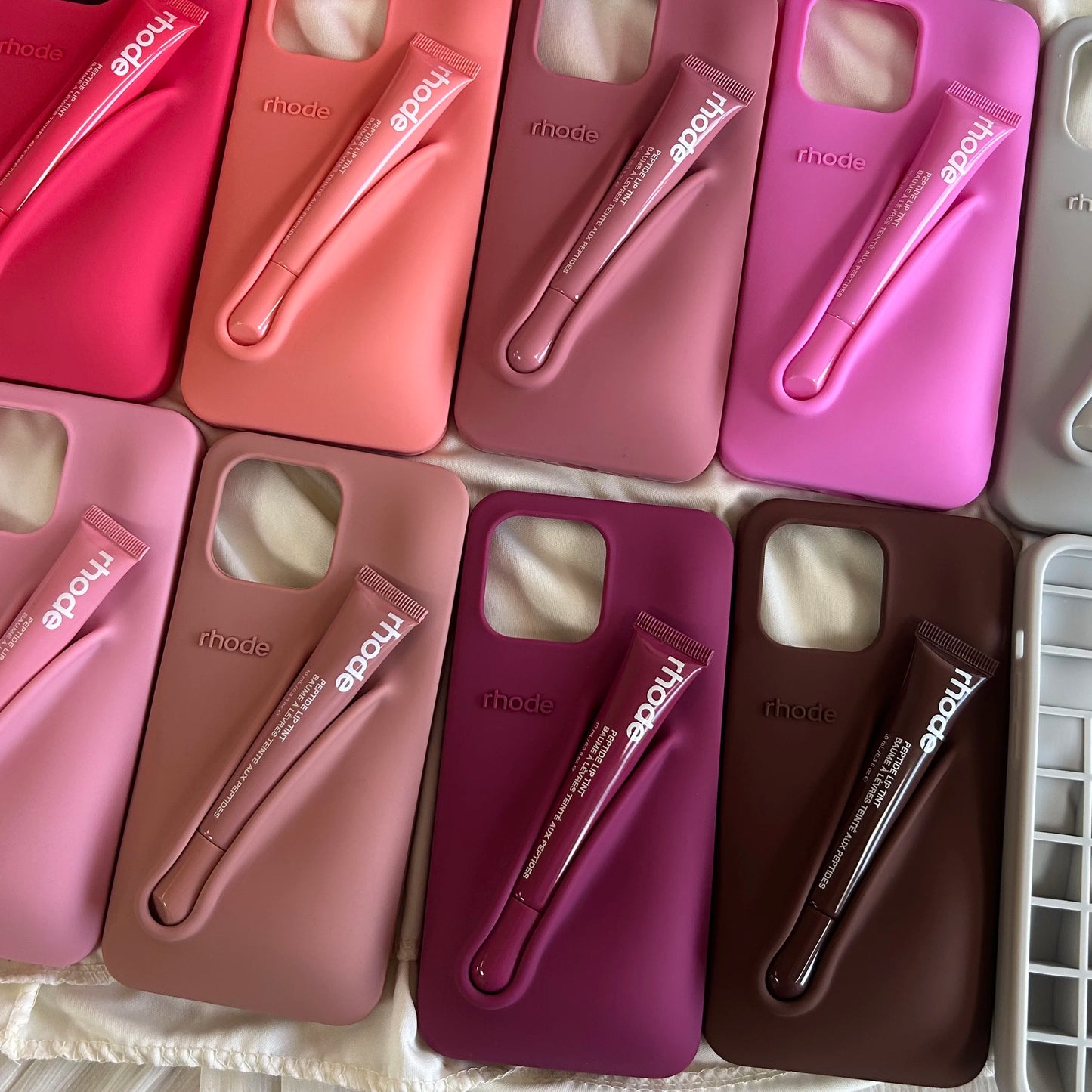Autumn Edition New Rhode DIY Lipstick Lip Holder Soft Silicone Case for IPhone 16 15 14 13 12 11 Pro Max Plus Phone Stand Cover trendy